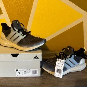 ADIDAS ULTRABOOST 1.0 MENS SHOES SIZE 6 ($190 Retail)